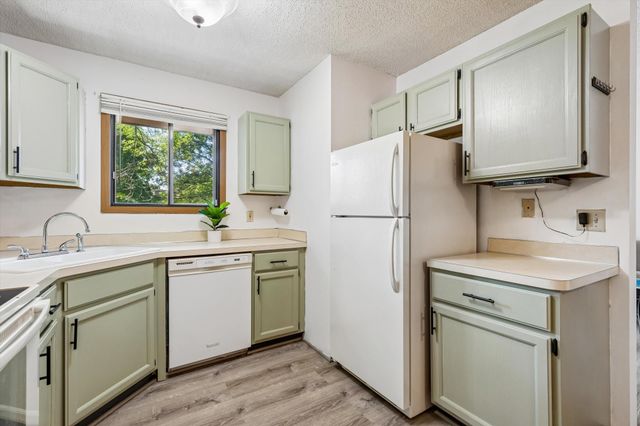 12616 University Avenue NW, Coon Rapids, MN 55448