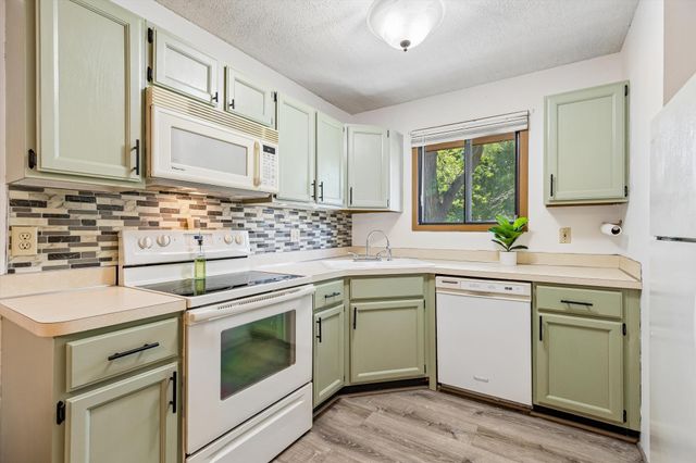 12616 University Avenue NW, Coon Rapids, MN 55448