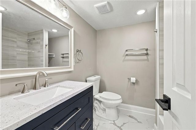 1129 S Dodgion Avenue, Independence, MO 64050