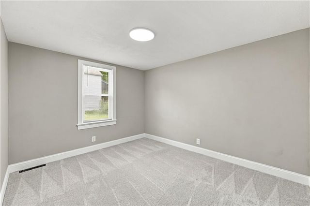 1129 S Dodgion Avenue, Independence, MO 64050