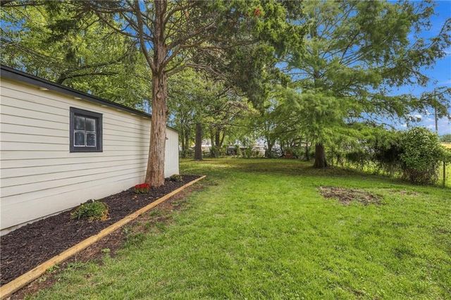 1129 S Dodgion Avenue, Independence, MO 64050