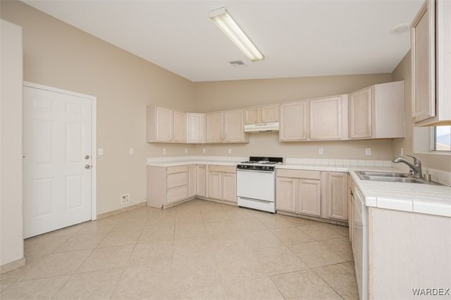 1797 E Bear Creek Way, Fort Mohave, AZ 86426