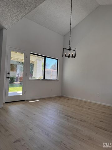 3508 Running Springs Way, Bakersfield, CA 93311