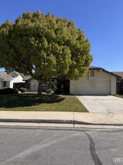 3508 Running Springs Way, Bakersfield, CA 93311