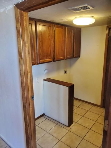 337 Chimaja Road, Corrales, NM 87048