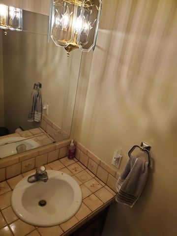 337 Chimaja Road, Corrales, NM 87048
