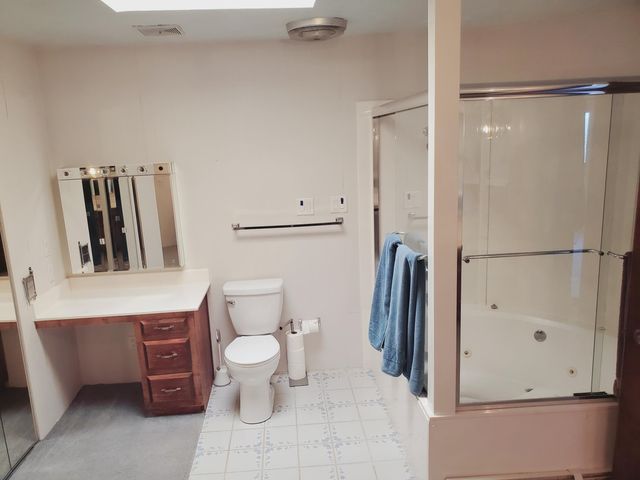 337 Chimaja Road, Corrales, NM 87048