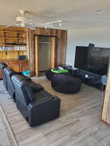 337 Chimaja Road, Corrales, NM 87048