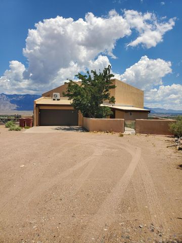 337 Chimaja Road, Corrales, NM 87048