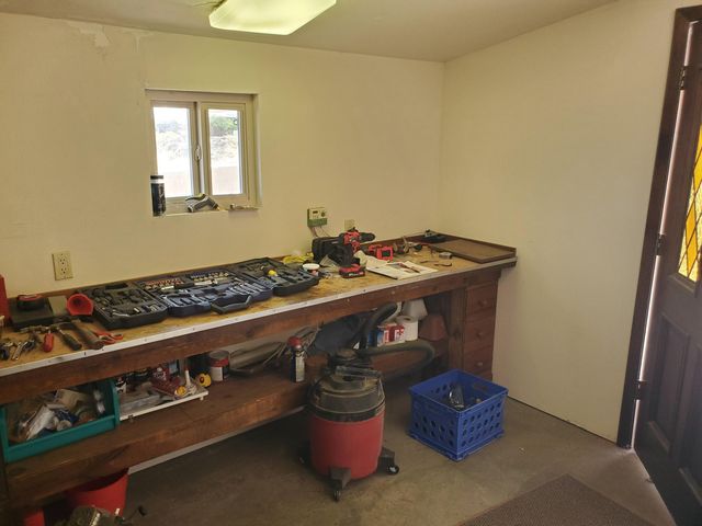 337 Chimaja Road, Corrales, NM 87048