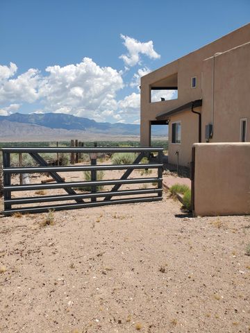 337 Chimaja Road, Corrales, NM 87048
