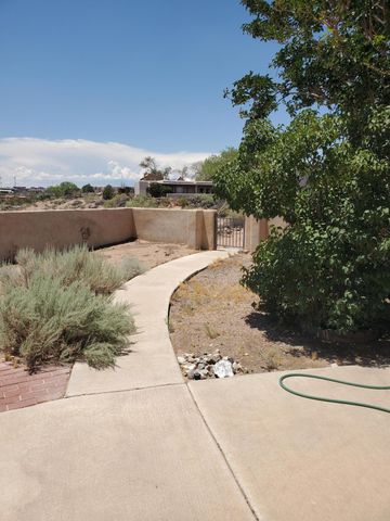 337 Chimaja Road, Corrales, NM 87048