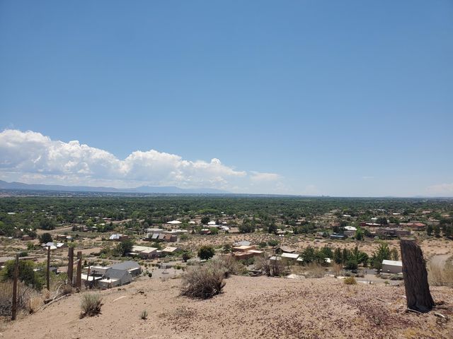 337 Chimaja Road, Corrales, NM 87048