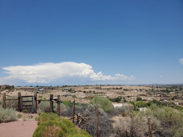 337 Chimaja Road, Corrales, NM 87048