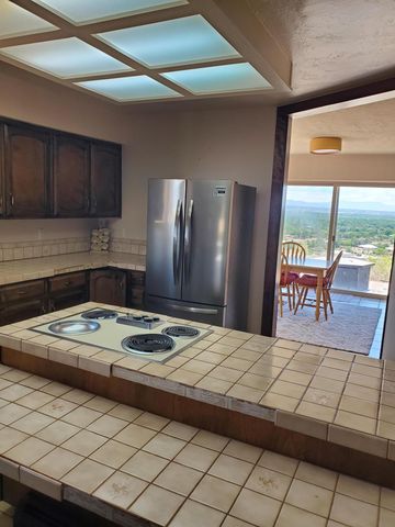 337 Chimaja Road, Corrales, NM 87048
