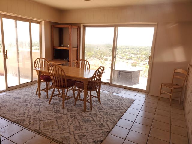 337 Chimaja Road, Corrales, NM 87048