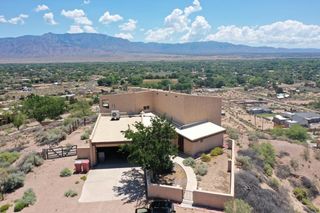 337 Chimaja Road, Corrales, NM 87048