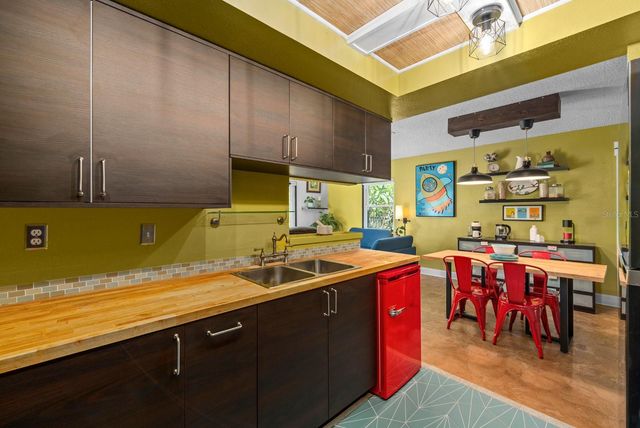 2159 BARCELONA WAY, St Petersburg, FL 33712