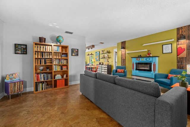 2159 BARCELONA WAY, St Petersburg, FL 33712