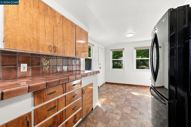 2180 Hillside Ave, Walnut Creek, CA 94597