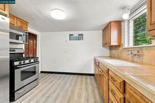 2180 Hillside Ave, Walnut Creek, CA 94597