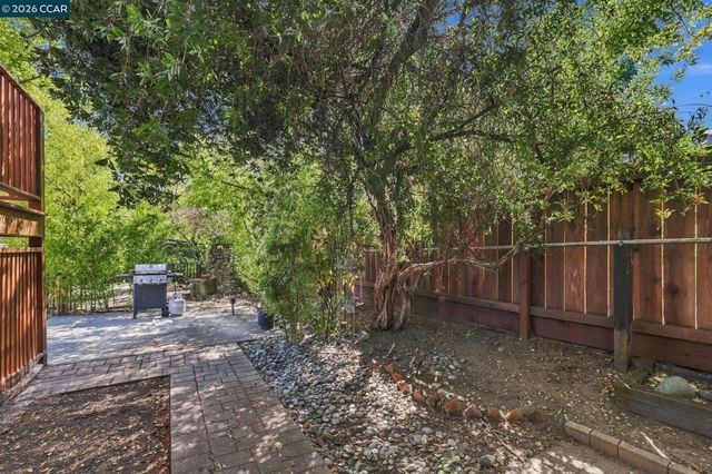 2180 Hillside Ave, Walnut Creek, CA 94597