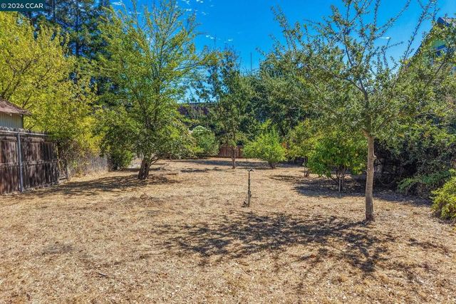 2180 Hillside Ave, Walnut Creek, CA 94597