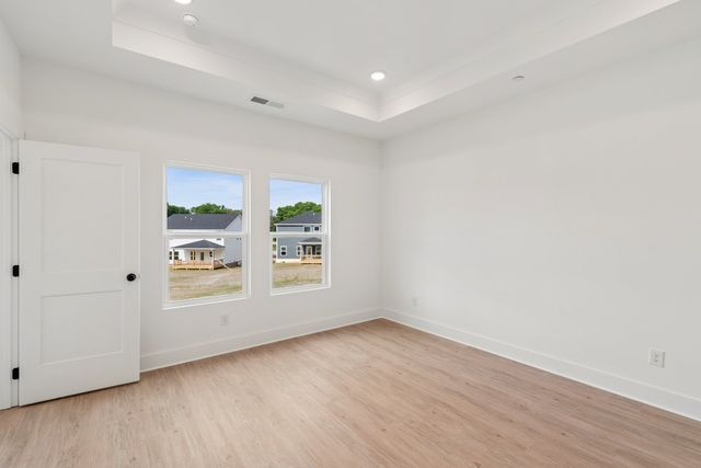 2961 Sharpstone Drive, Columbia, TN 38401