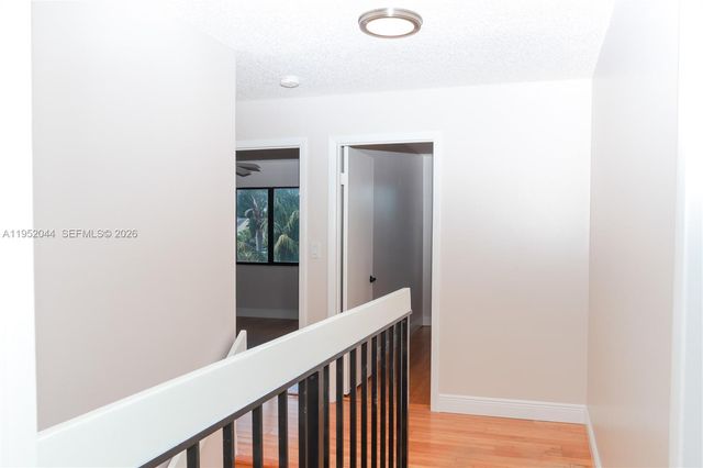 8320 SW 39th Ct, Davie, FL 33328