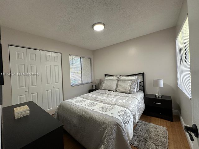 8320 SW 39th Ct, Davie, FL 33328