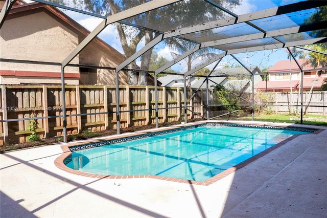 8320 SW 39th Ct, Davie, FL 33328