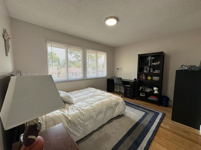 8320 SW 39th Ct, Davie, FL 33328