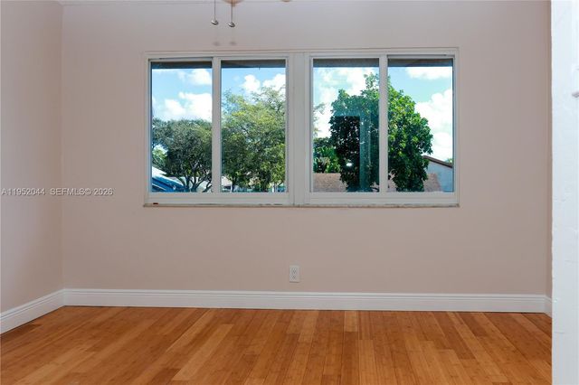 8320 SW 39th Ct, Davie, FL 33328