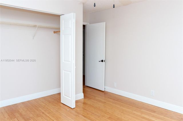 8320 SW 39th Ct, Davie, FL 33328