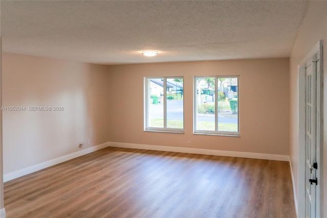 8320 SW 39th Ct, Davie, FL 33328