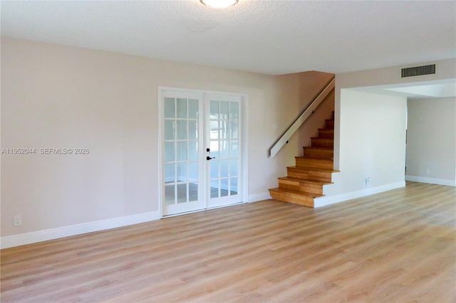 8320 SW 39th Ct, Davie, FL 33328