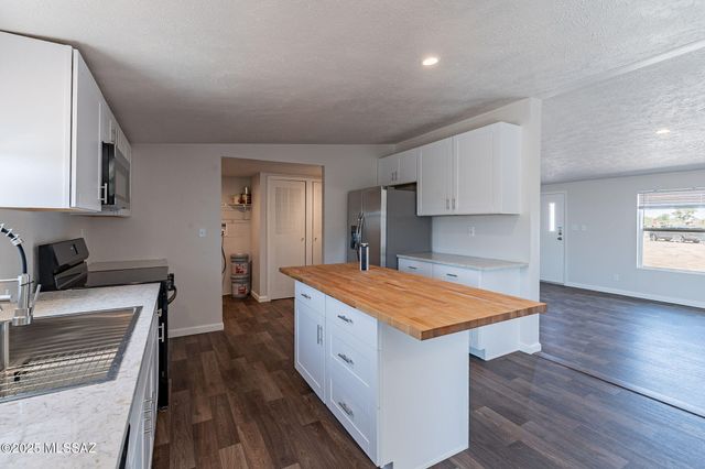 17641 W Bacabi Road, Marana, AZ 85653