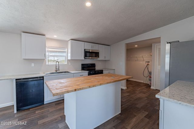 17641 W Bacabi Road, Marana, AZ 85653