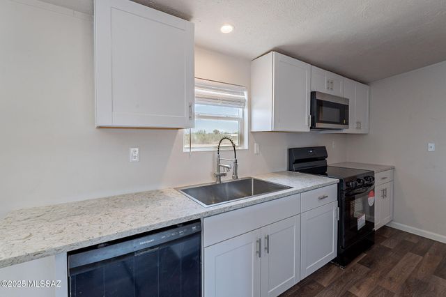 17641 W Bacabi Road, Marana, AZ 85653