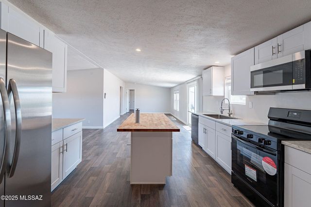 17641 W Bacabi Road, Marana, AZ 85653