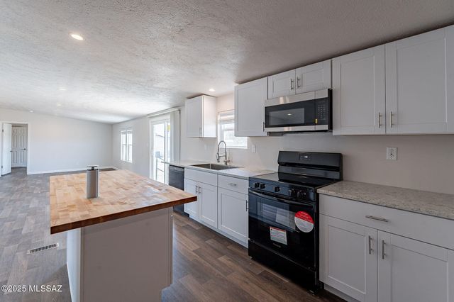 17641 W Bacabi Road, Marana, AZ 85653