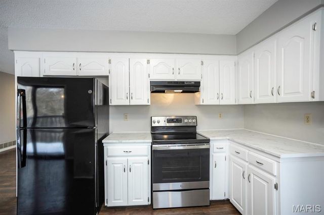 21715 Rudolph Road, Waynesville, MO 65583