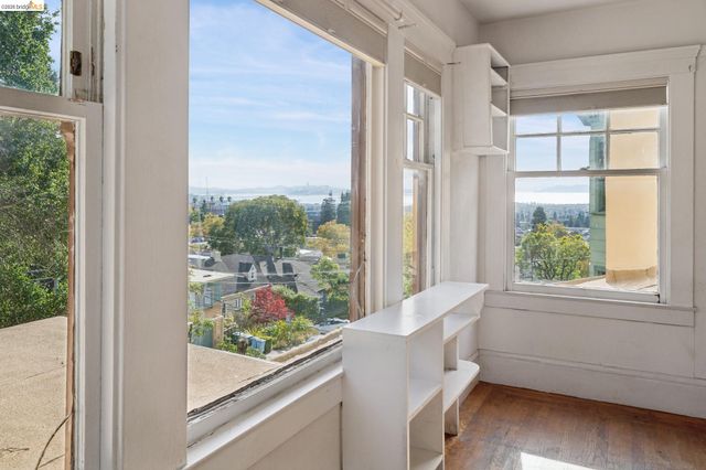 2605 Hilgard Ave, Berkeley, CA 94709