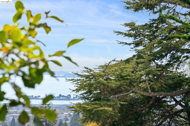 2605 Hilgard Ave, Berkeley, CA 94709