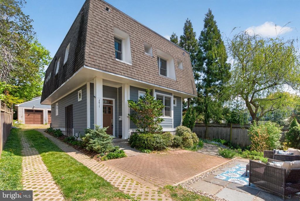 Image 1 of property listing at 2617 N NOTTINGHAM ST, Arlington, VA 22207