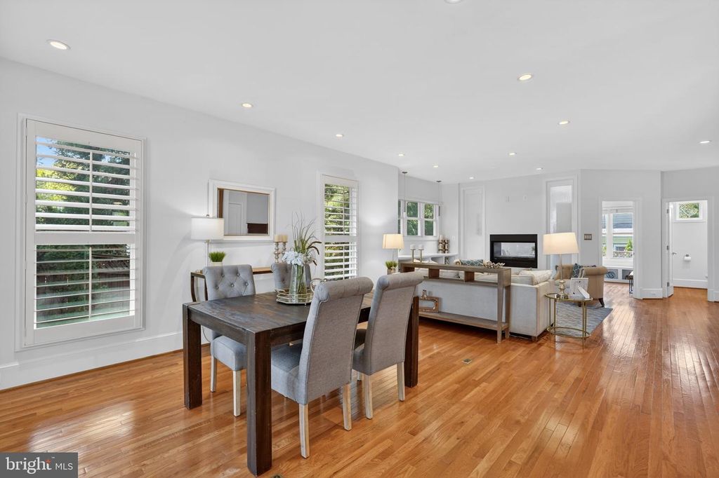 Image 13 of property listing at 2617 N NOTTINGHAM ST, Arlington, VA 22207