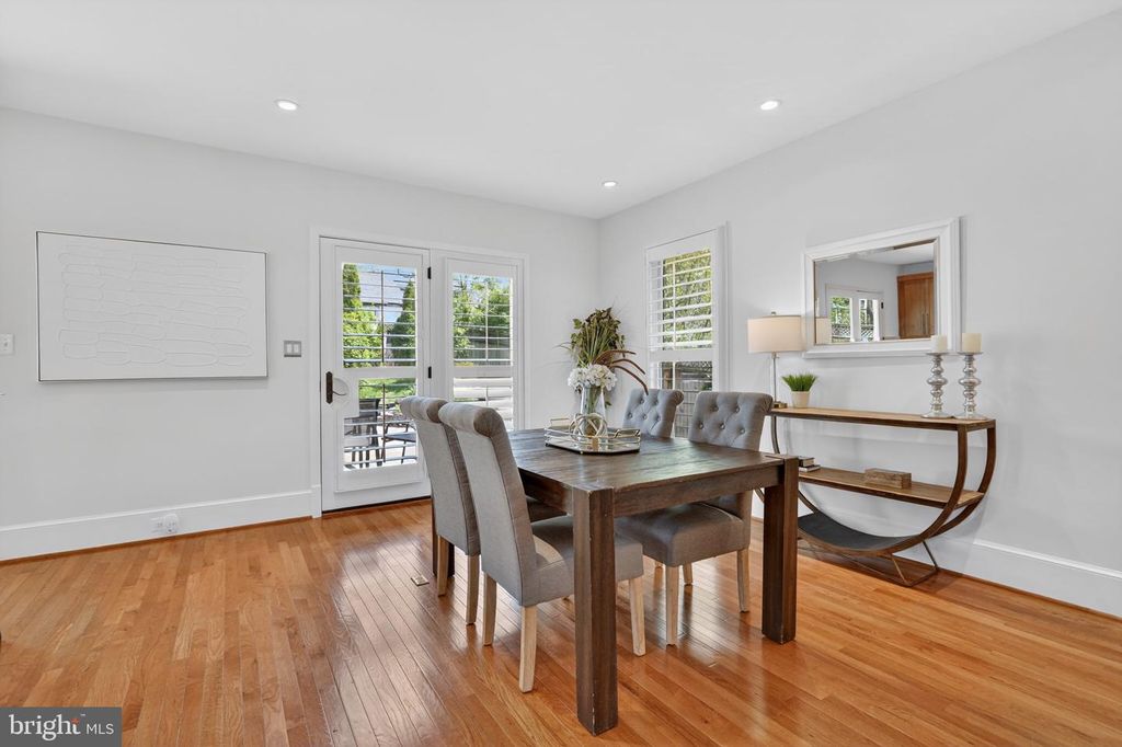 Image 14 of property listing at 2617 N NOTTINGHAM ST, Arlington, VA 22207