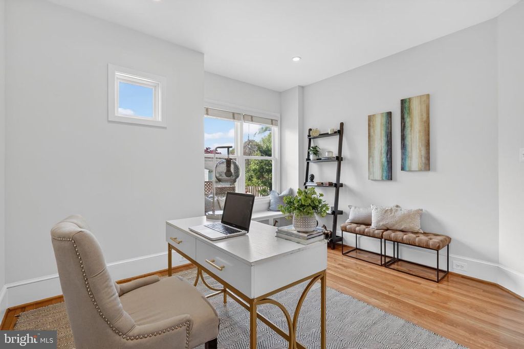 Image 16 of property listing at 2617 N NOTTINGHAM ST, Arlington, VA 22207