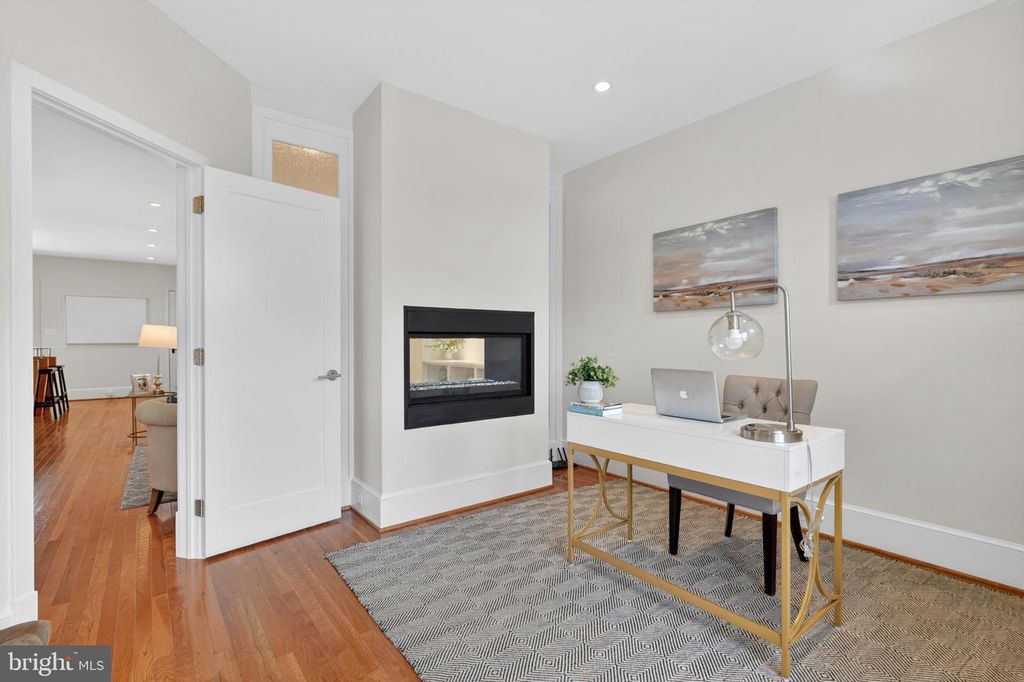 Image 18 of property listing at 2617 N NOTTINGHAM ST, Arlington, VA 22207