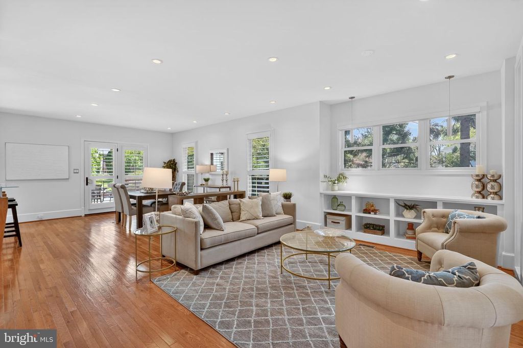 Image 2 of property listing at 2617 N NOTTINGHAM ST, Arlington, VA 22207